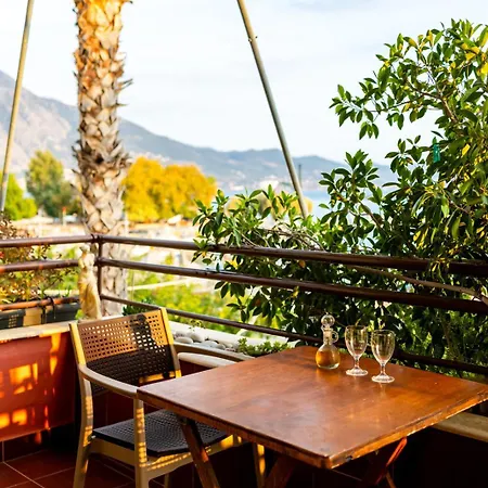 Grand Luxury Seafront Appartement Kalamata