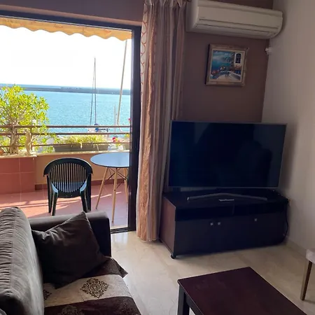 Grand Luxury Seafront *