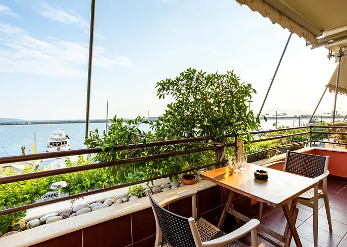 Apartment Grand Luxury Seafront Kalamata