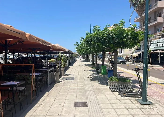 Grand Luxury Seafront Apartment *