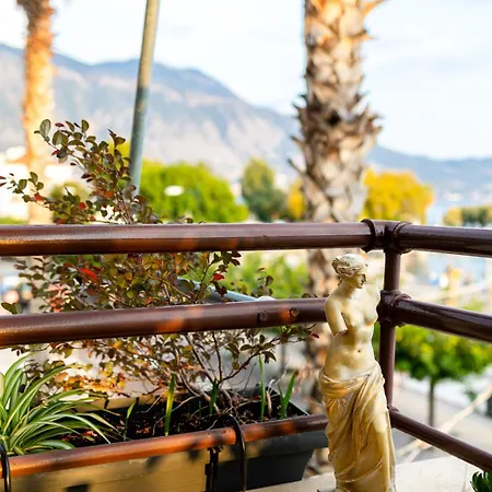 Grand Luxury Seafront Apartment *