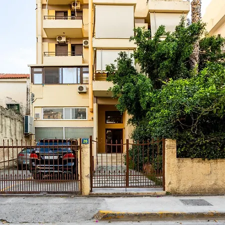 Grand Luxury Seafront Apartment