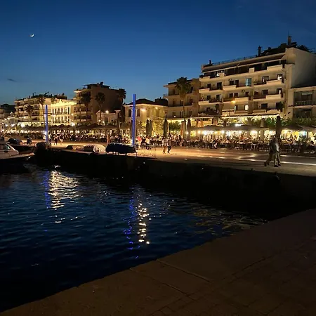 Grand Luxury Seafront Apartment Kalamata
