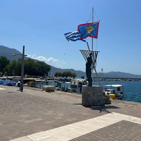 Grand Luxury Seafront Apartment