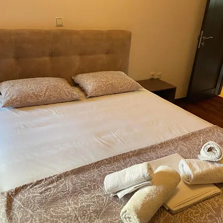 Grand Luxury Seafront Apartment *