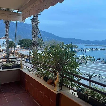 Апартаменты Grand Luxury Seafront