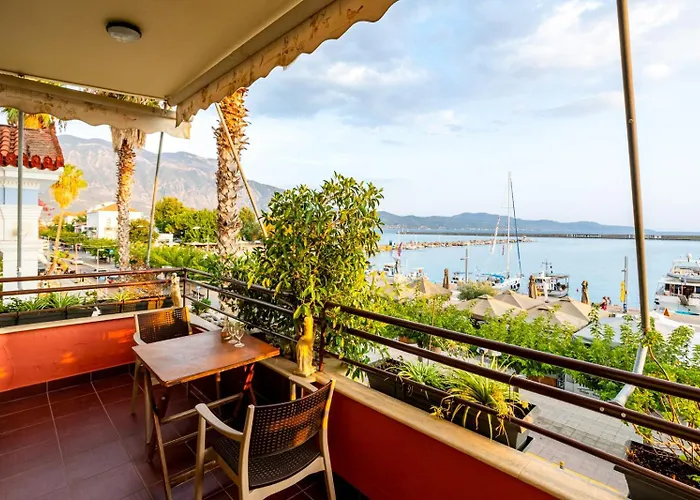 Grand Luxury Seafront Lejlighed Kalamata