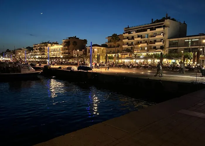 Grand Luxury Seafront Lejlighed Kalamata