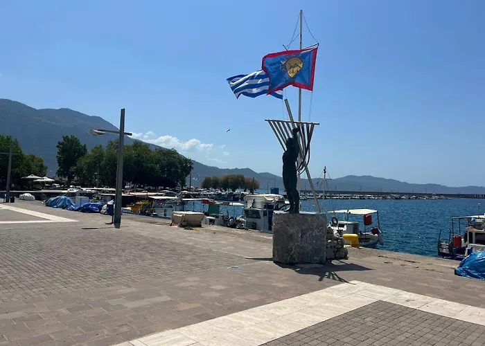 Grand Luxury Seafront Lejlighed